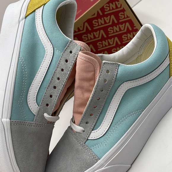 Vans WMNS Old Skool Platform (Color Block) Pastel/True
VN0A5KRG80J
Platforms - Picture 13 of 16